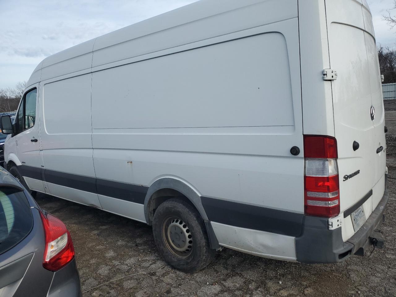 Image 2 of 2015 MERCEDES-BENZ SPRINTER 2500 2015 with VIN WD3PE8CC4FP114081