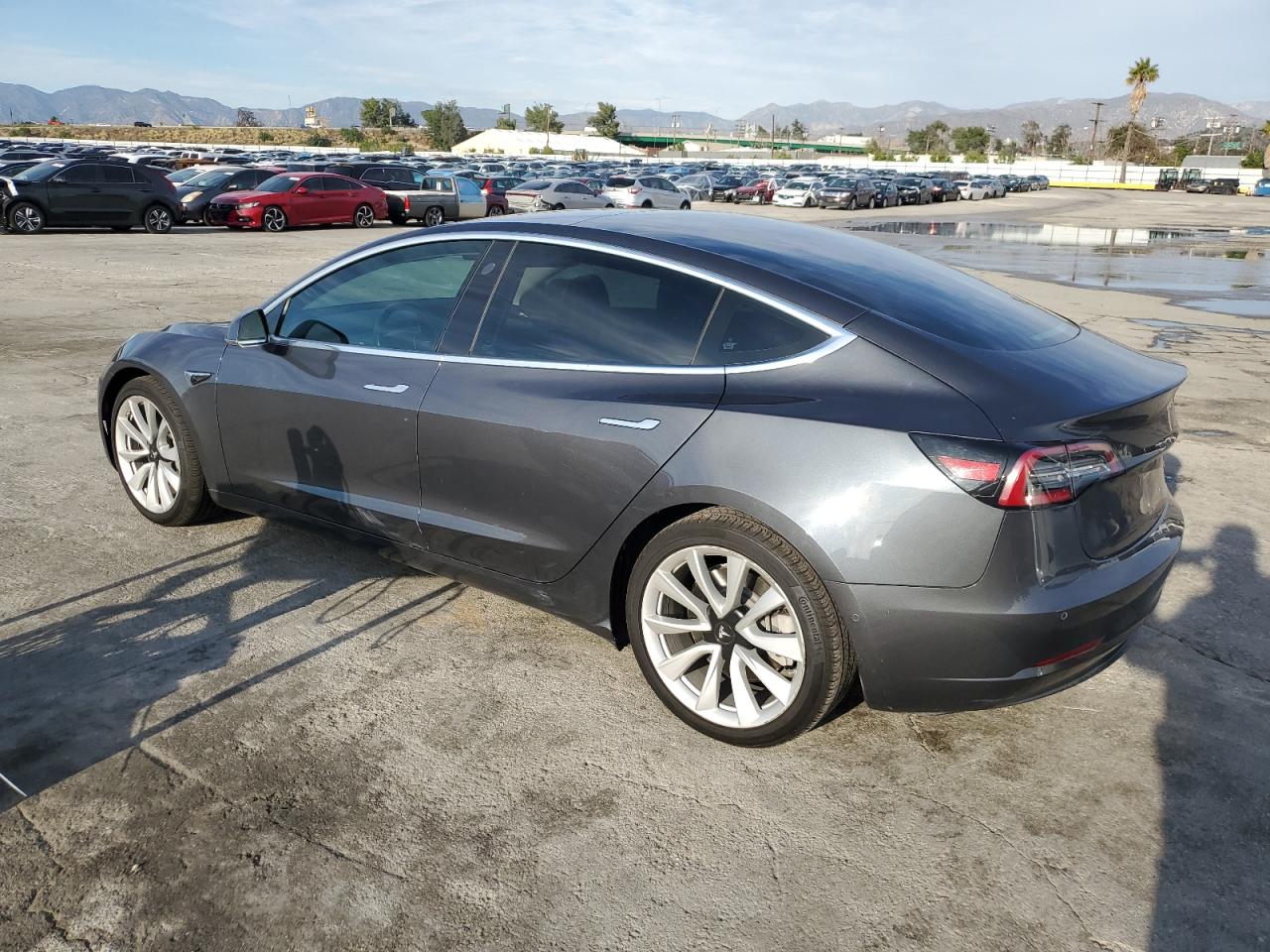 Изображение 2 2018 TESLA MODEL 3  2018 с VIN 5YJ3E1EB9JF069125
