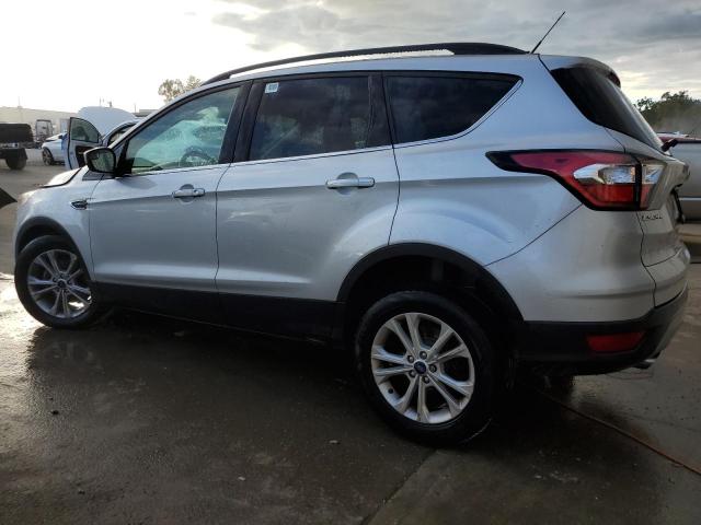 Image 2 of 2018 FORD ESCAPE SE 2018 with VIN 1FMCU0GDXJUD57637