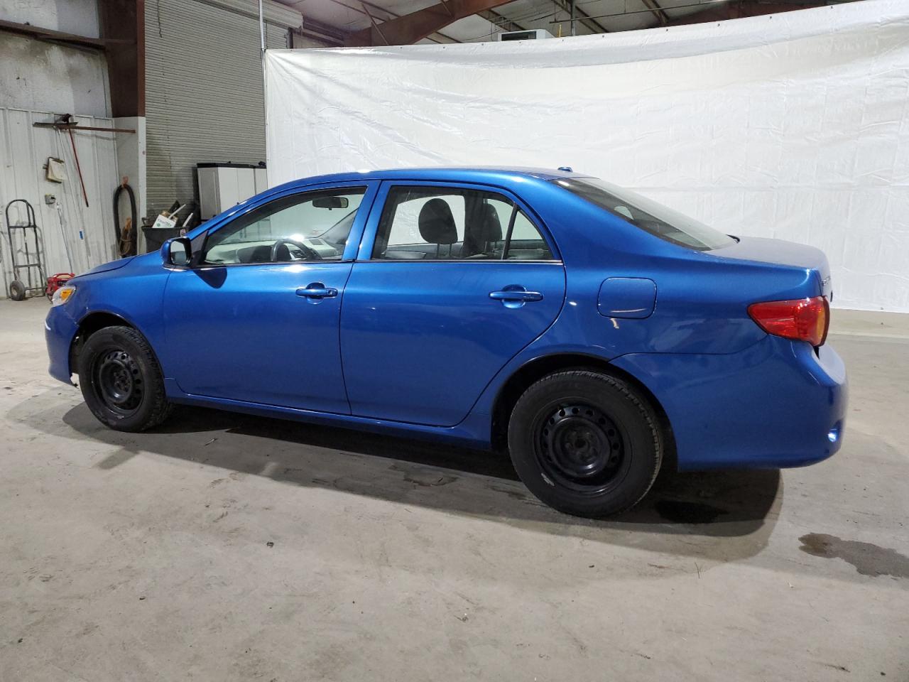 Obraz 2 z 2009 TOYOTA COROLLA BASE 2009 z VIN JTDBL40E39J050904