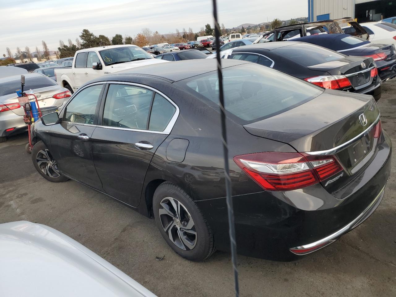 Изображение 2 2017 HONDA ACCORD LX 2017 с VIN 1HGCR2F36HA254304