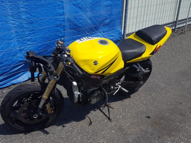 Image 2 of 2004 SUZUKI GSX-R600 K 2004 with VIN JS1GN7CAX42103475