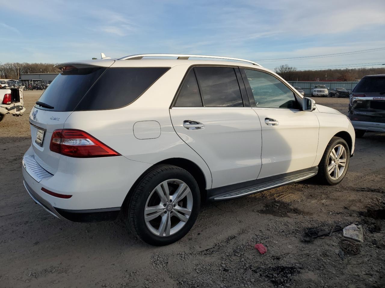 Изображение 3 2015 MERCEDES-BENZ ML 350 4MATIC 2015 с VIN 4JGDA5HB5FA505418