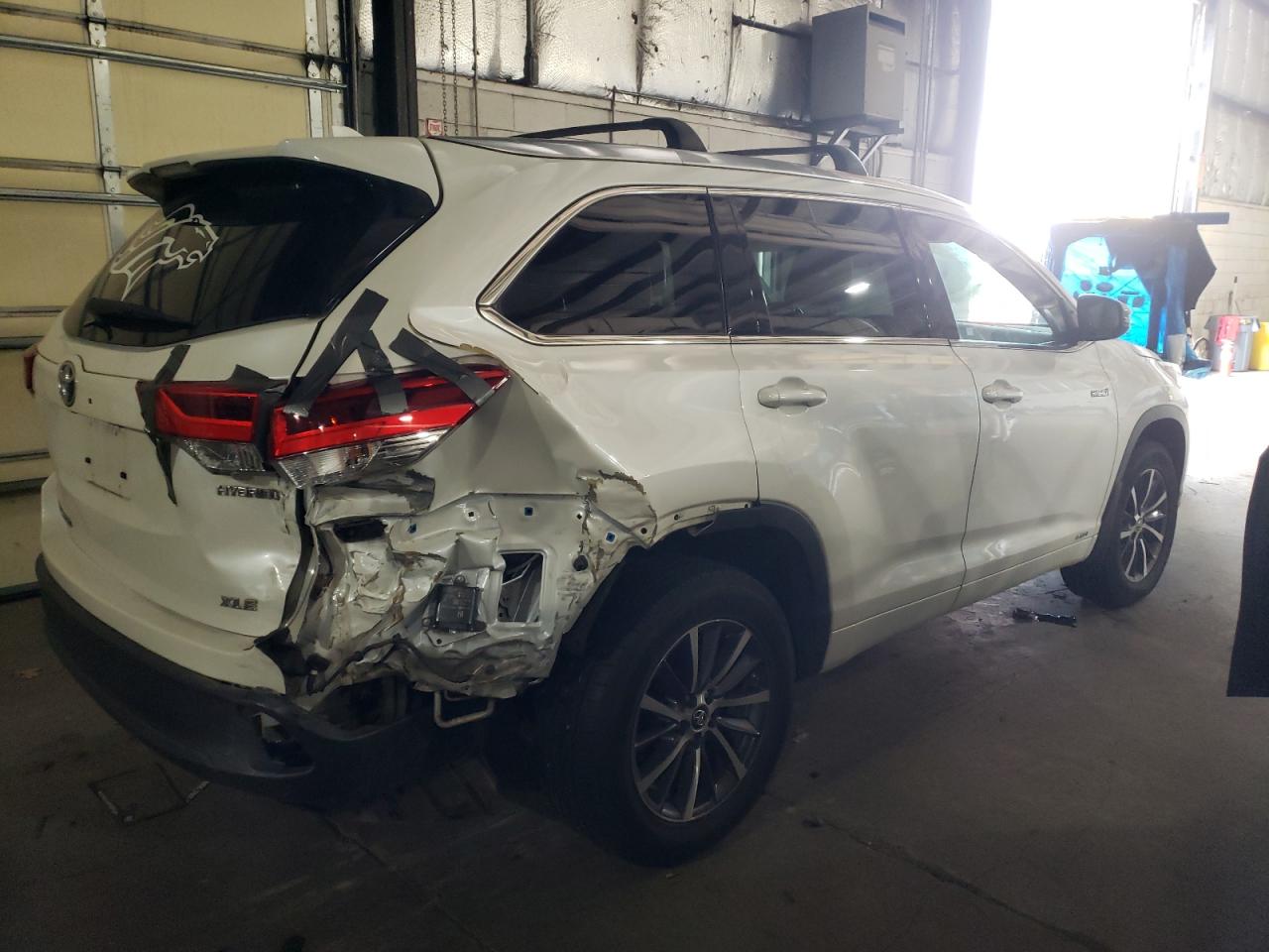 Obraz 3 z 2018 TOYOTA HIGHLANDER HYBRID 2018 z VIN 5TDJGRFH7JS039670