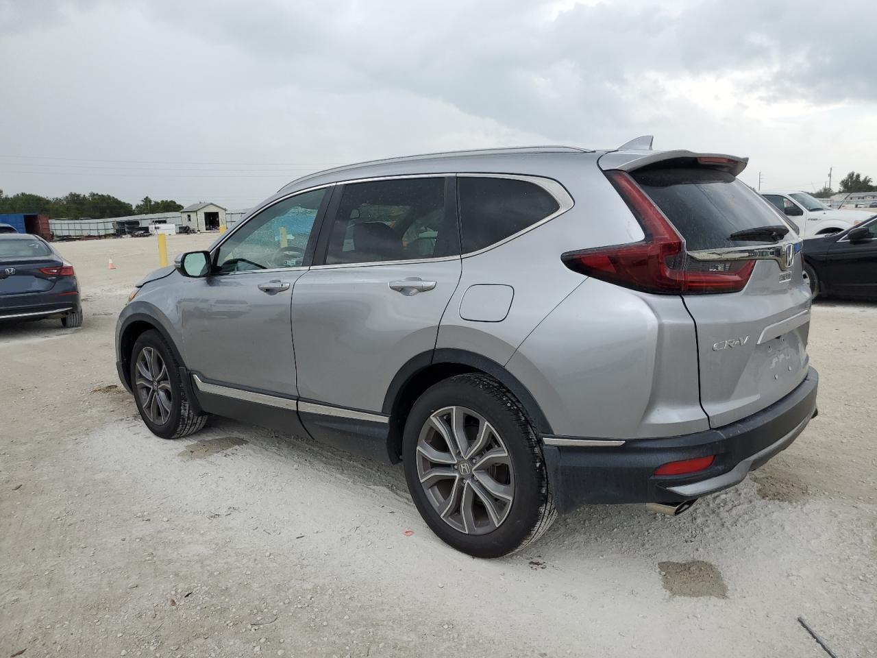 Image 2 of 2022 HONDA CR-V TOURING 2022 with VIN 2HKRW2H9XNH668967