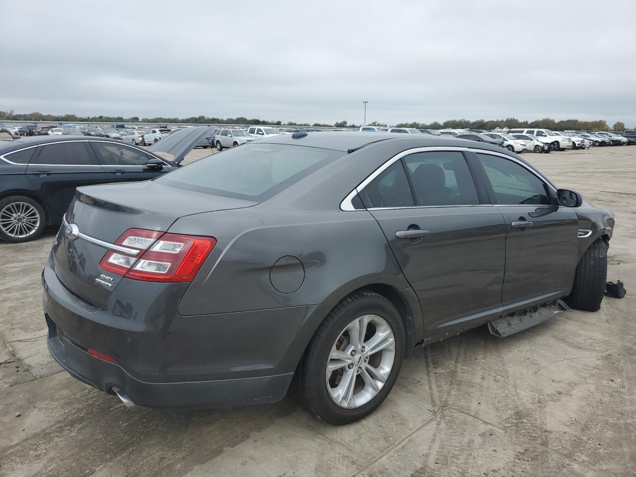 Image 3 of 2016 FORD TAURUS SEL 2016 with VIN 1FAHP2E80GG118789