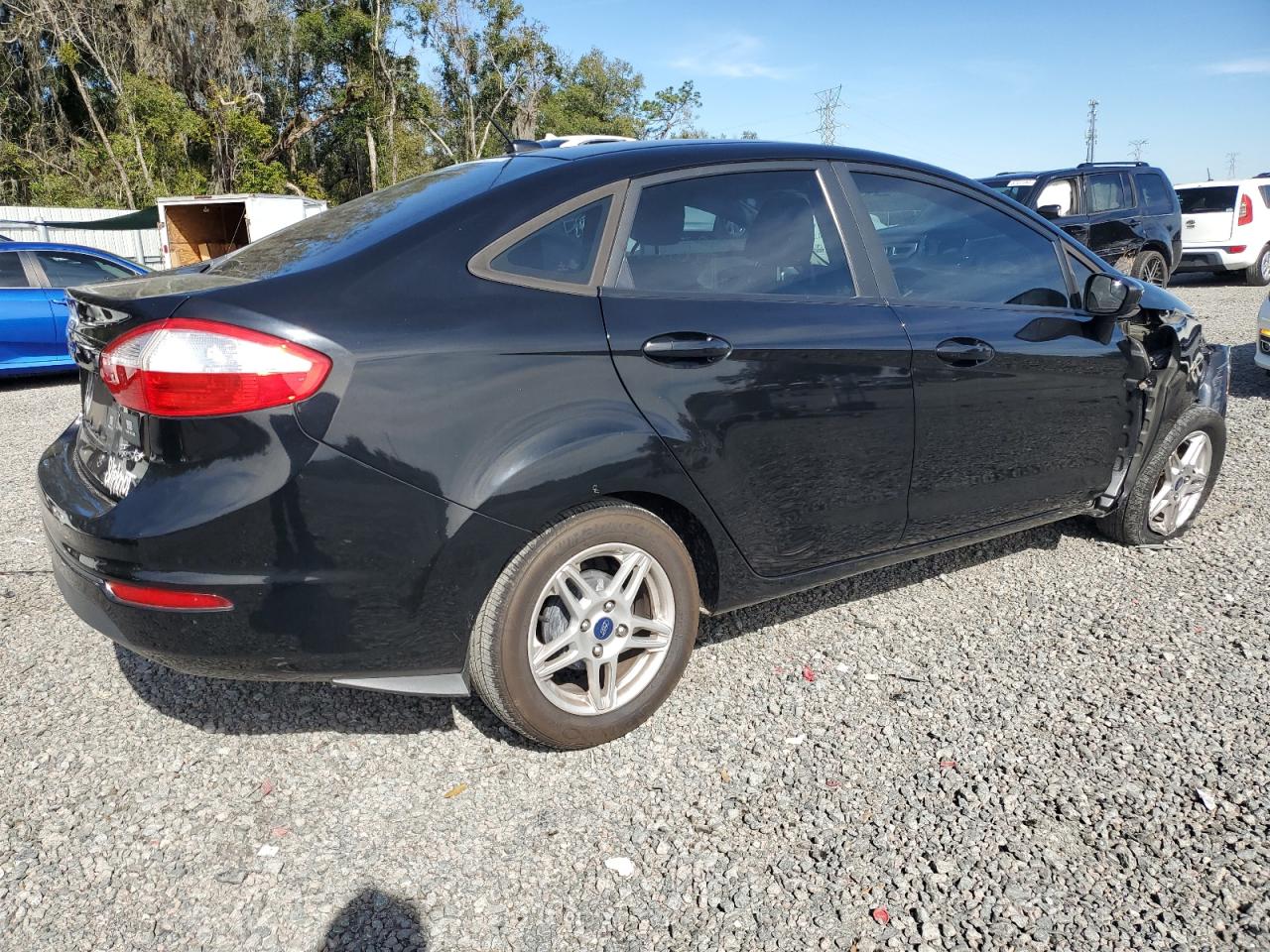 Image 3 of 2018 FORD FIESTA SE 2018 with VIN 3FADP4BJ4JM103713