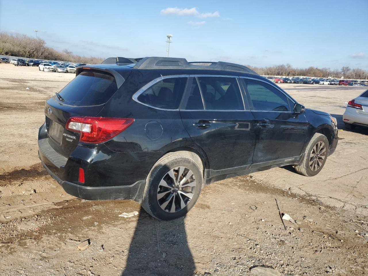 Obraz 3 z 2017 SUBARU OUTBACK 3.6R LIMITED 2017 z VIN 4S4BSEKC6H3241445