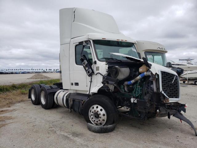 Image 1 of 2022 VOLVO VNR  2022 with VIN 4V4WC9EH7NN318006