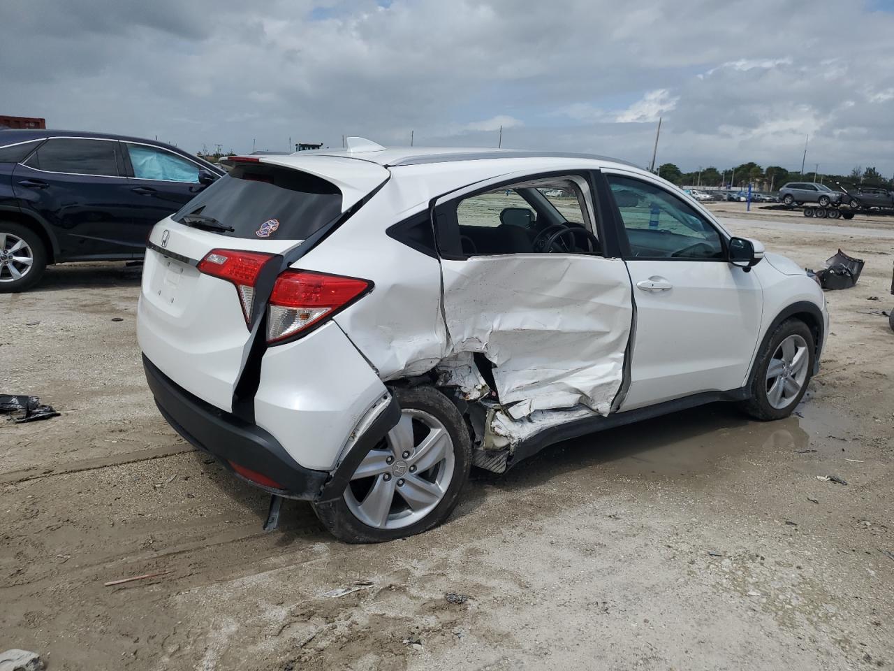 Image 3 of 2019 HONDA HR-V EX 2019 with VIN 3CZRU5H53KM716944