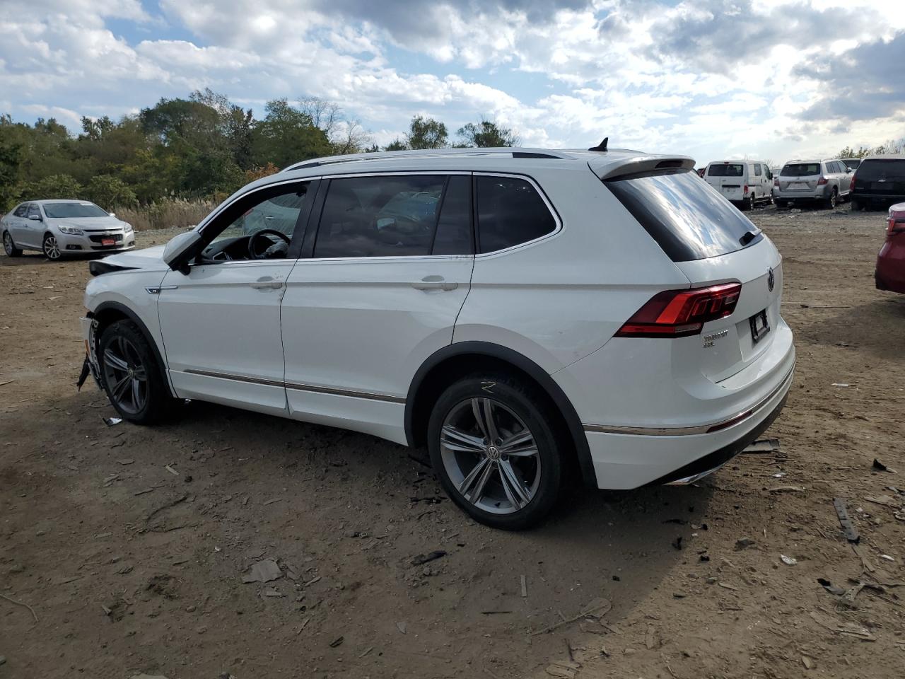 Image 2 of 2018 VOLKSWAGEN TIGUAN SE 2018 with VIN 3VV2B7AX6JM163548