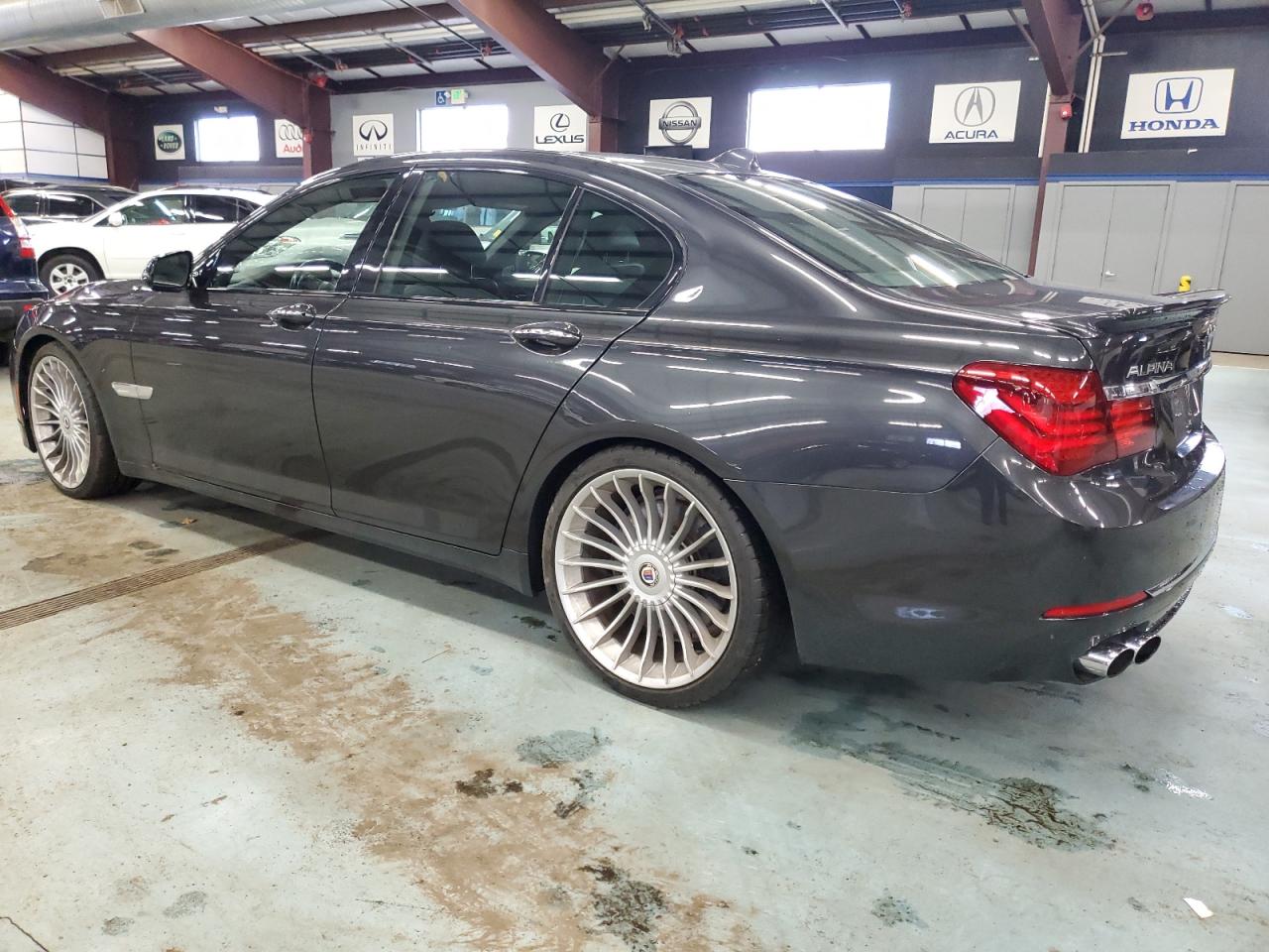 Изображение 2 2013 BMW ALPINA B7  2013 с VIN WBAYA8C57DDS15361