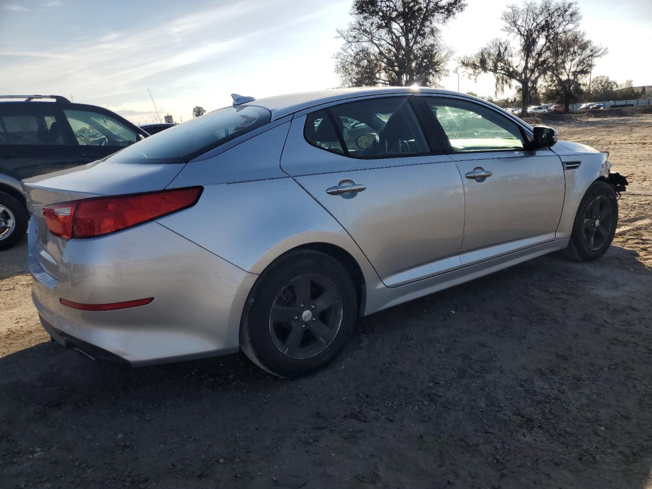 Изображение 3 2015 KIA OPTIMA LX 2015 с VIN 5XXGM4A73FG441862