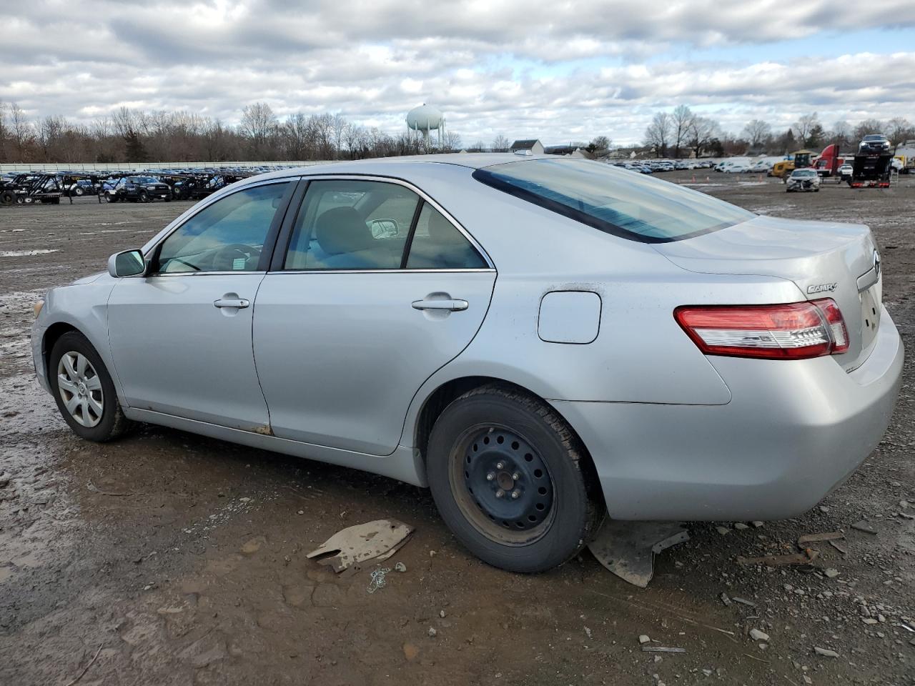 Изображение 2 2011 TOYOTA CAMRY BASE 2011 с VIN 4T1BF3EK4BU619727