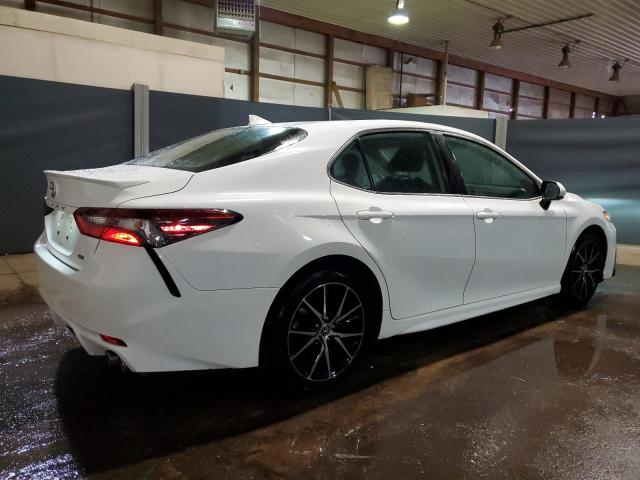 Obraz 3 z 2022 TOYOTA CAMRY SE 2022 z VIN 4T1G11AK3NU693627