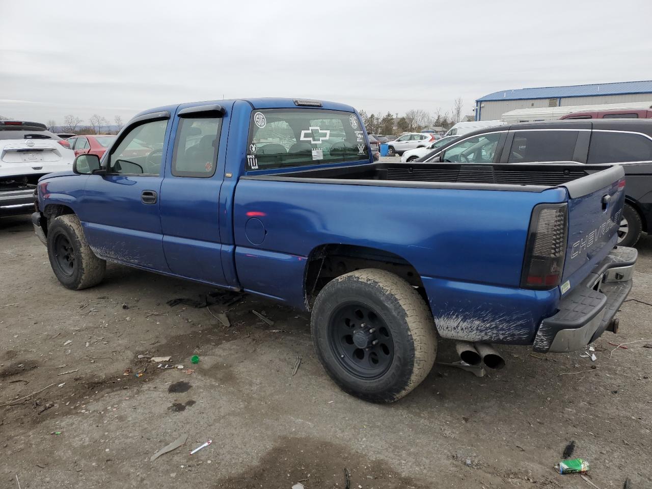 Obraz 2 z 2003 CHEVROLET SILVERADO K1500 2003 z VIN 2GCEK19V931145812