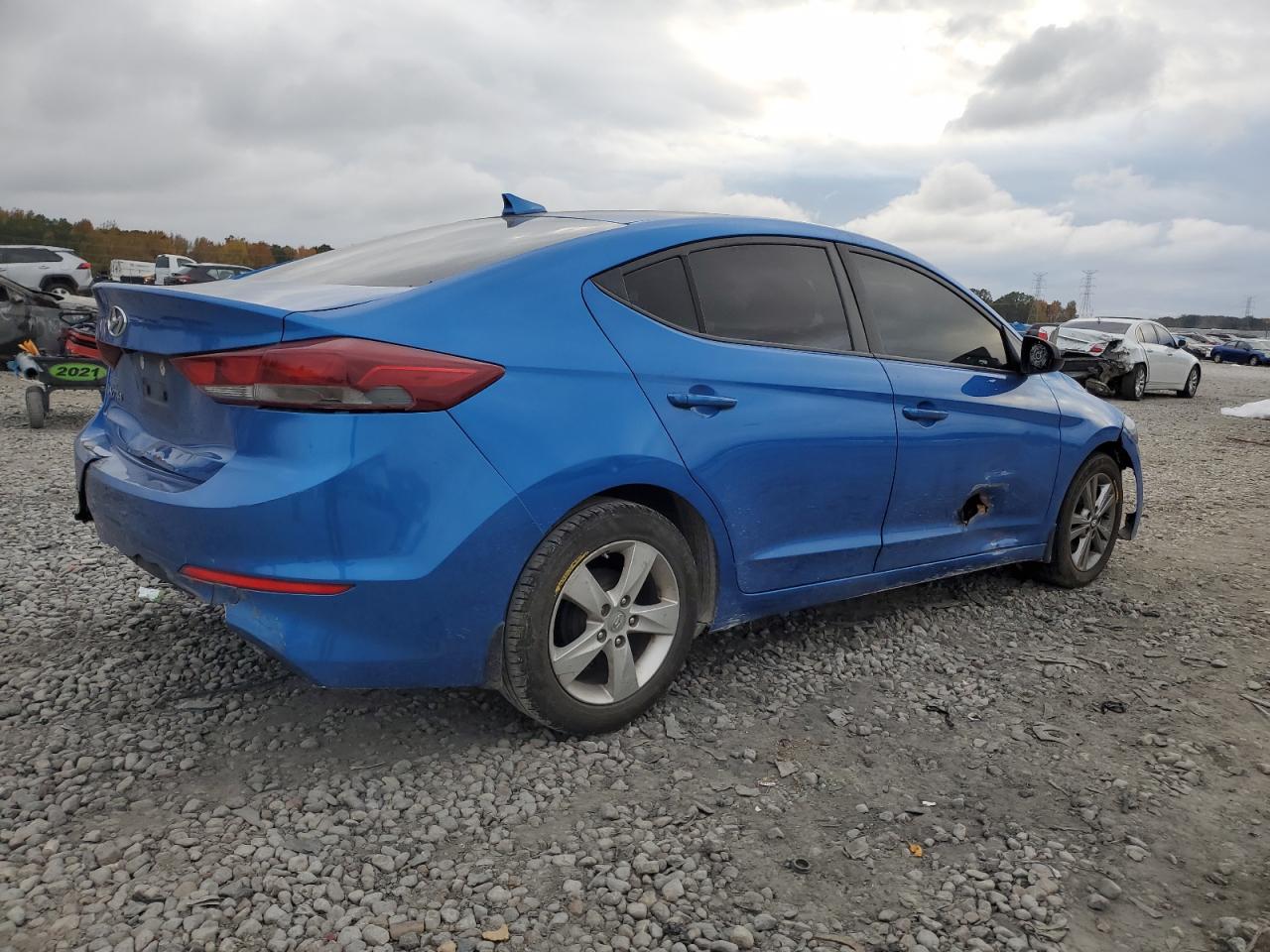Image 3 of 2017 HYUNDAI ELANTRA SE 2017 with VIN KMHD84LF1HU172667