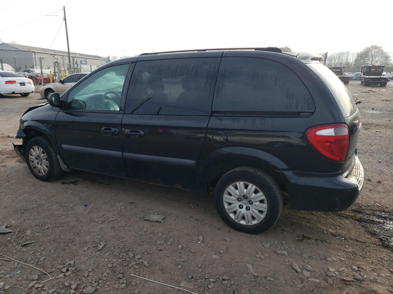 Image 2 of 2005 CHRYSLER TOWN & COUNTRY  2005 with VIN 1C8GP45R95B322820