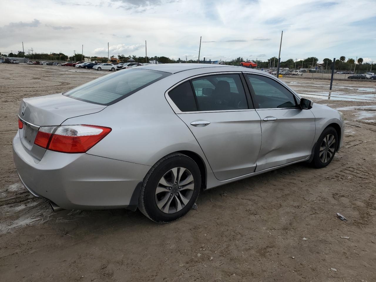 Изображение 3 2014 HONDA ACCORD LX 2014 с VIN 1HGCR2F32EA139887