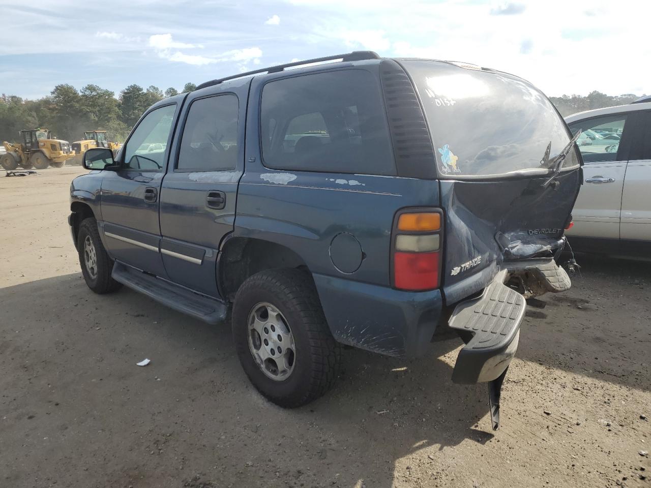 Image 2 of 2005 CHEVROLET TAHOE K1500 2005 with VIN 1GNEK13Z75J210152