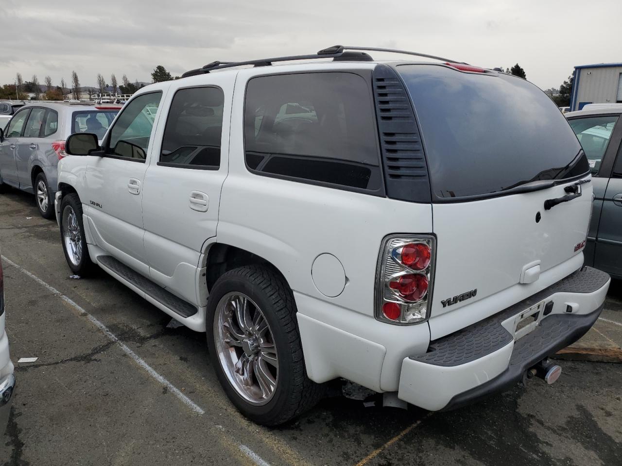 Изображение 2 2004 GMC YUKON DENALI 2004 с VIN 1GKEK63U34J209514
