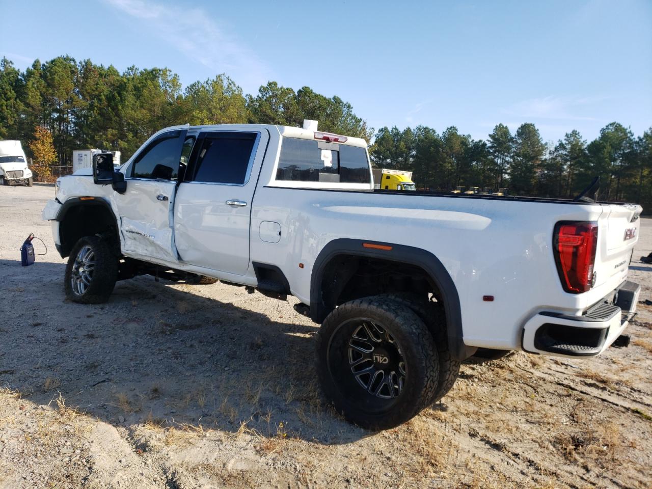 Image 2 of 2021 GMC SIERRA K3500 DENALI 2021 with VIN 1GT49WEY9MF171695