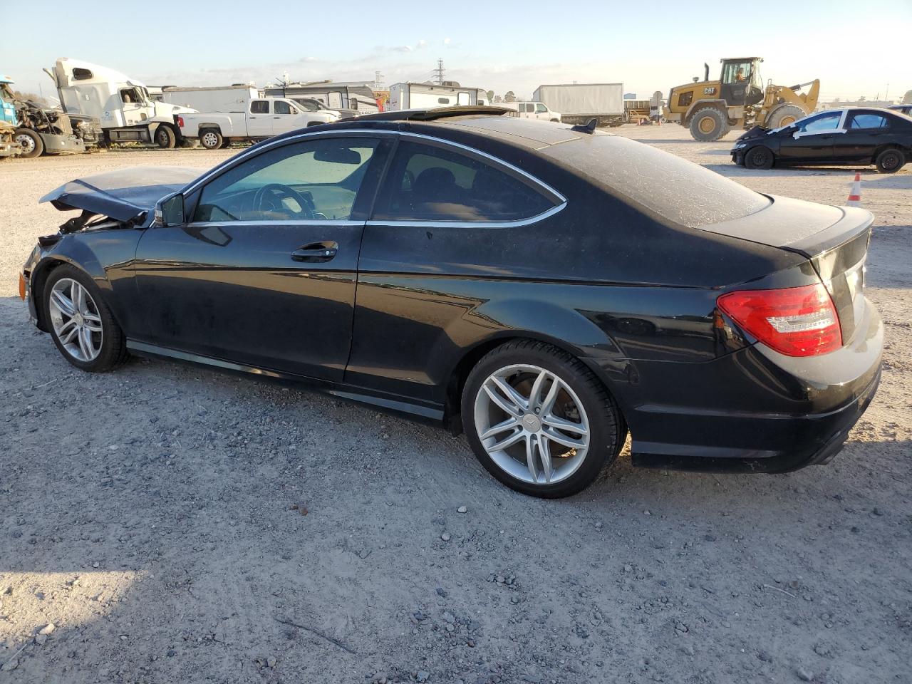 Obraz 2 z 2013 MERCEDES-BENZ C 250 2013 z VIN WDDGJ4HB6DG094493