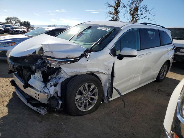 Image 1 of 2022 TOYOTA SIENNA LE 2022 with VIN 5TDKRKEC2NS103096