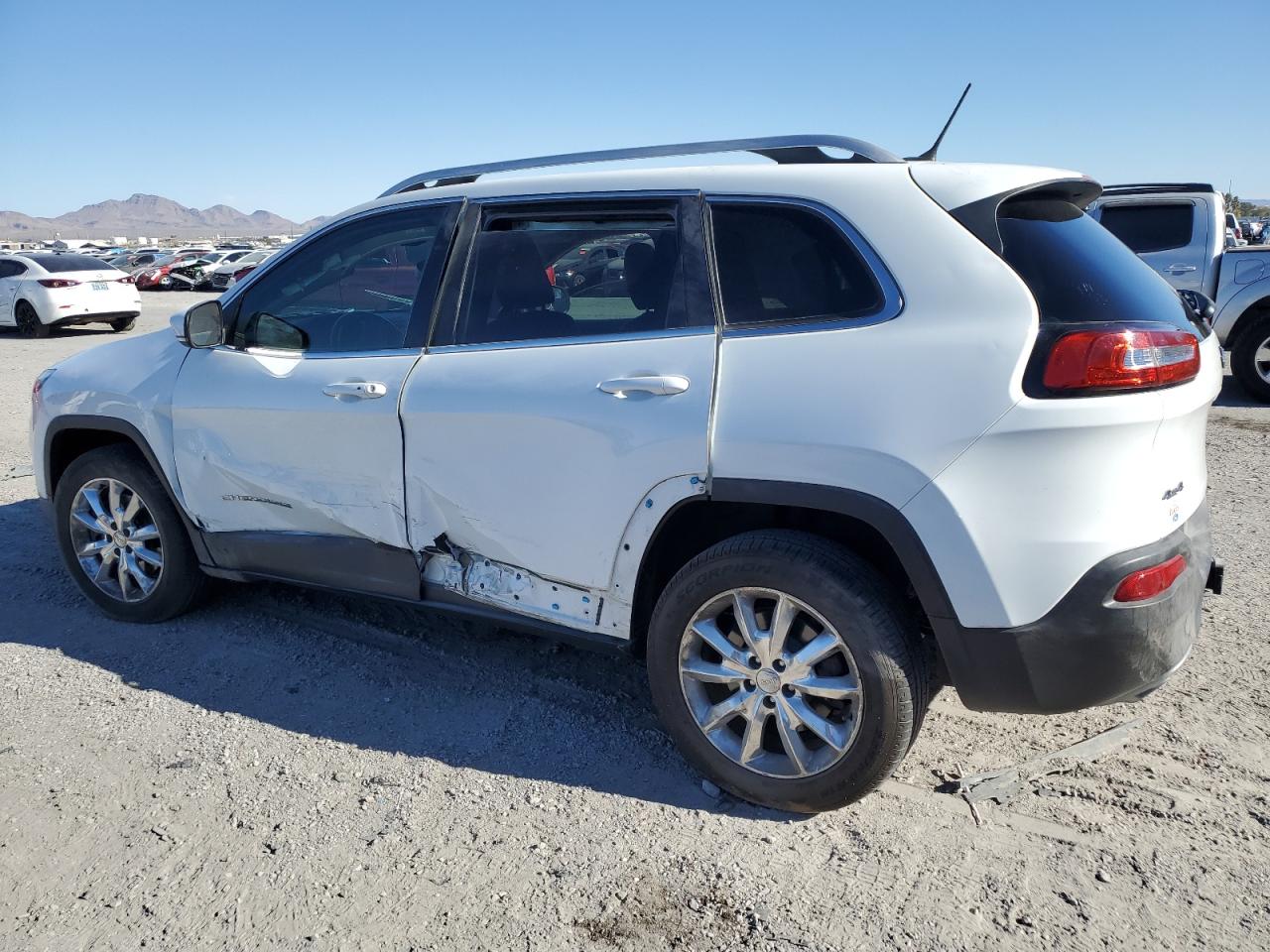 Image 2 of 2015 JEEP CHEROKEE LIMITED 2015 with VIN 1C4PJMDSXFW582371
