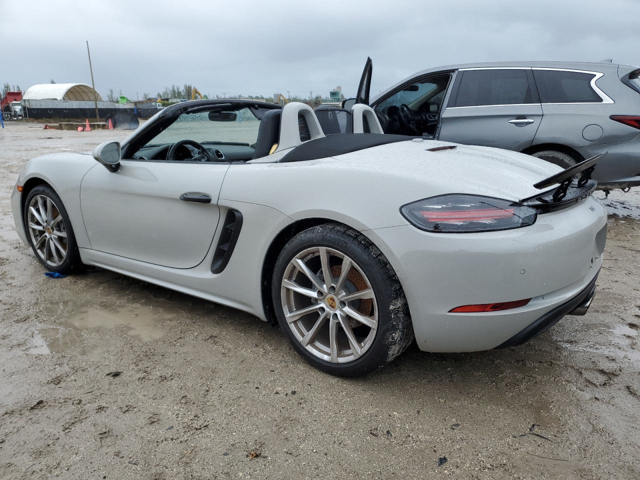 Image 2 of 2022 PORSCHE BOXSTER BASE 2022 with VIN WP0CA2A85NS205187
