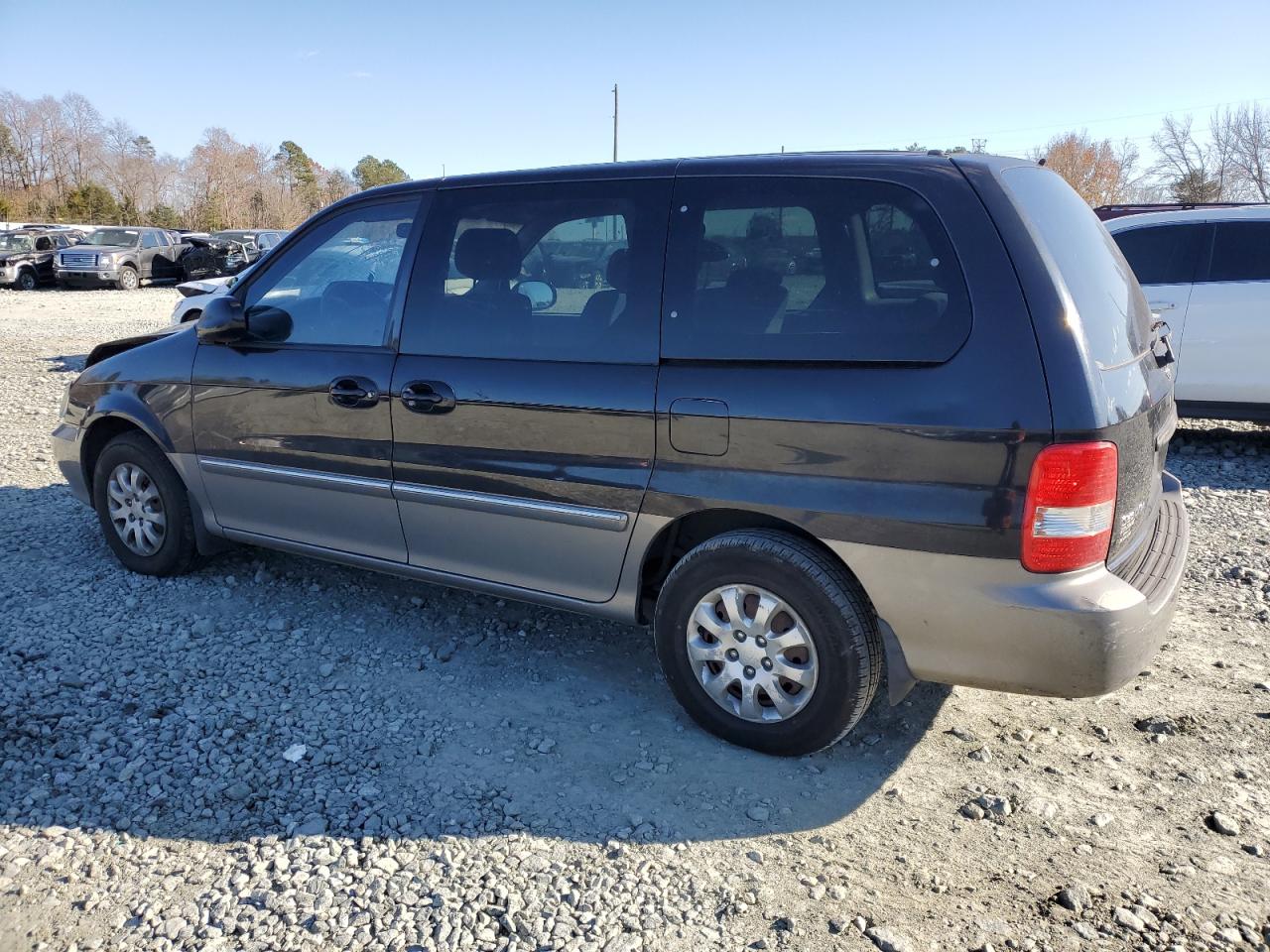 Image 2 of 2005 KIA SEDONA EX 2005 with VIN KNDUP131256636978