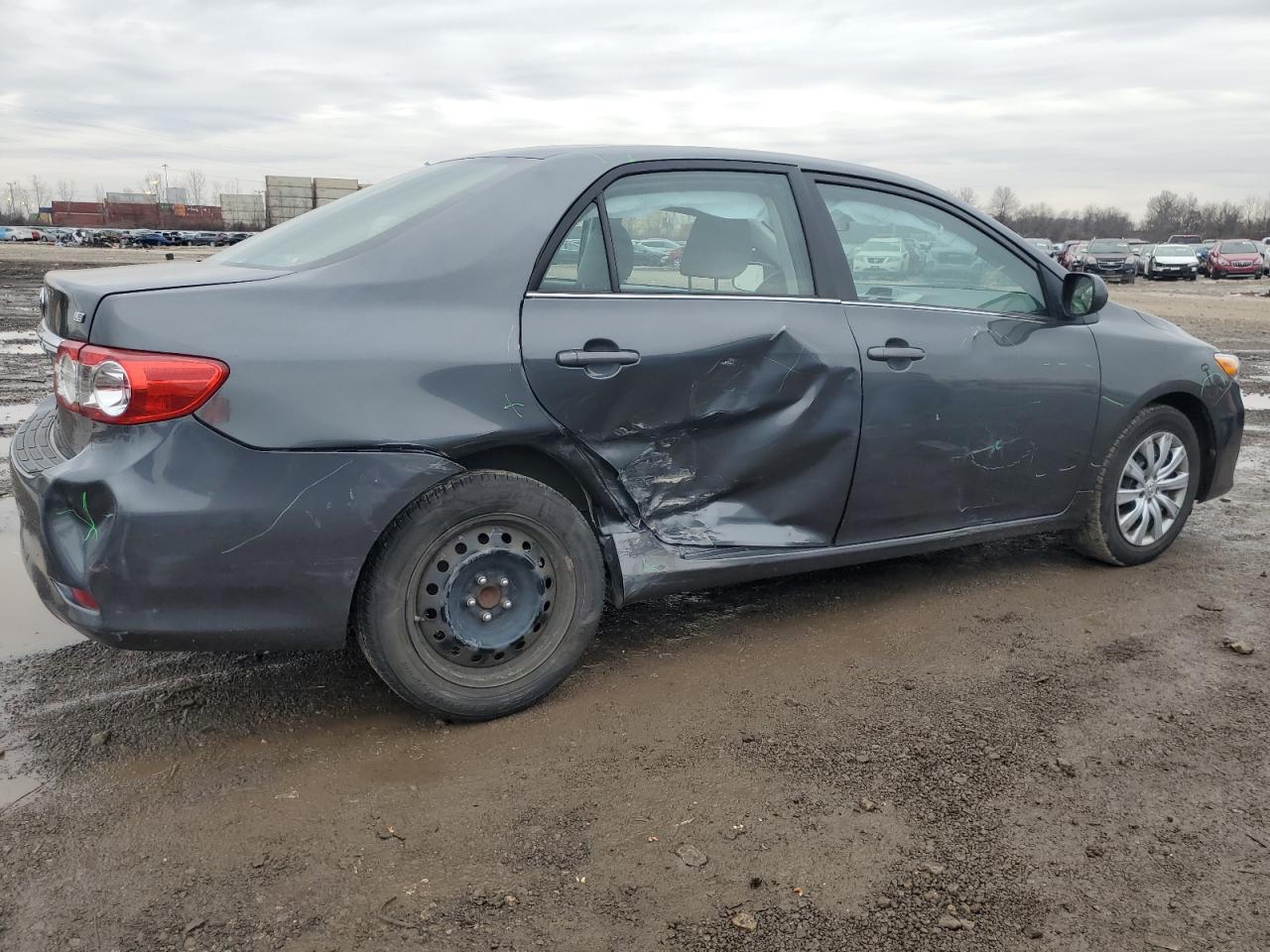 Image 3 of 2013 TOYOTA COROLLA BASE 2013 with VIN 2T1BU4EE3DC924615