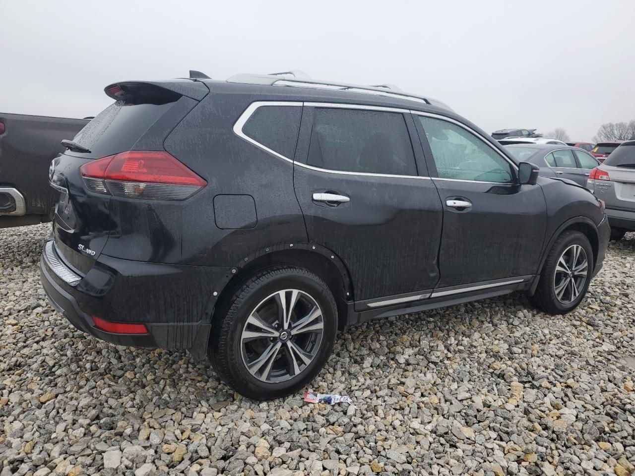 Obraz 3 z 2018 NISSAN ROGUE S 2018 z VIN 5N1AT2MV7JC761603