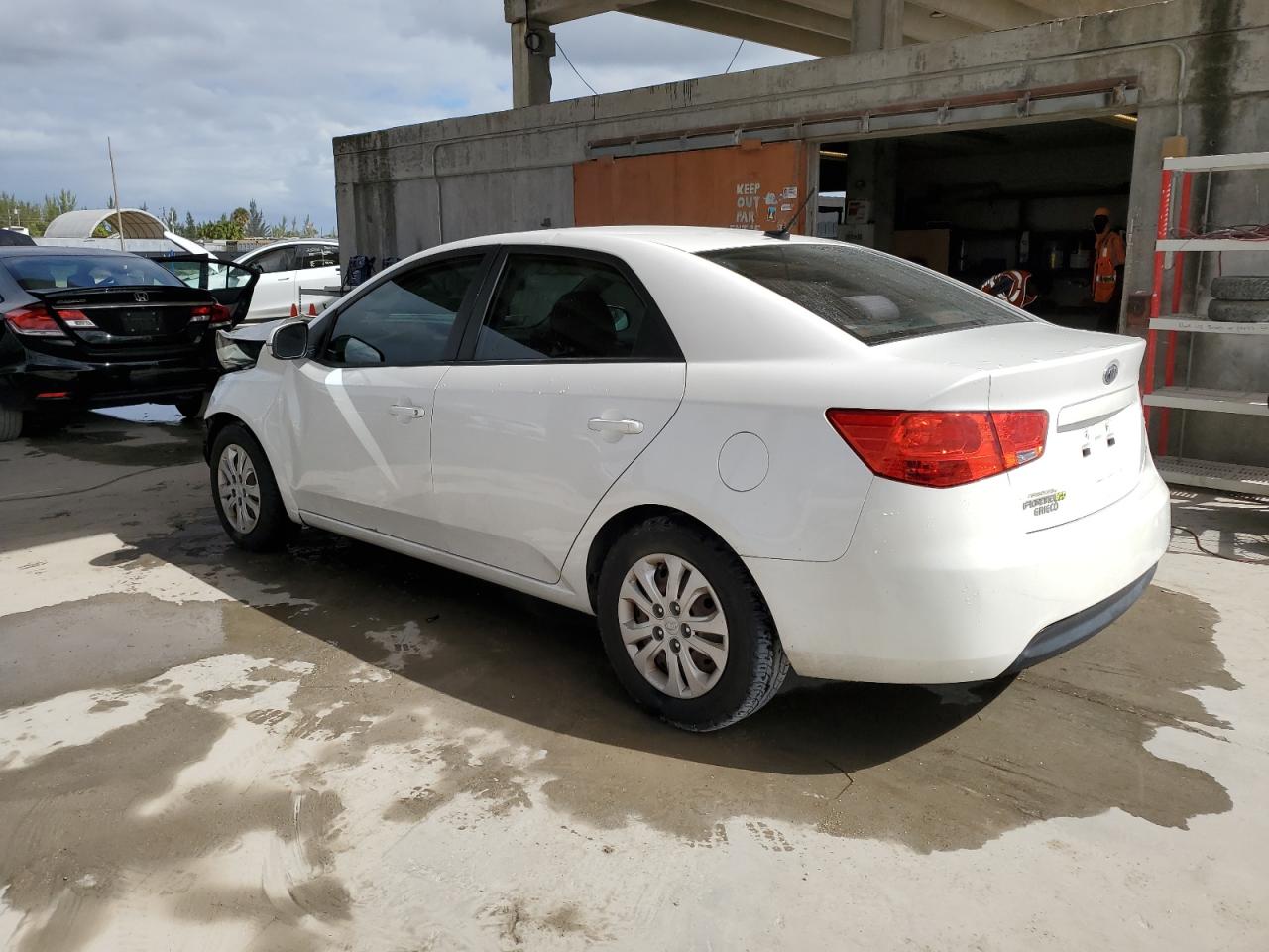 Obraz 2 z 2011 KIA FORTE EX 2011 z VIN KNAFU4A28B5446115