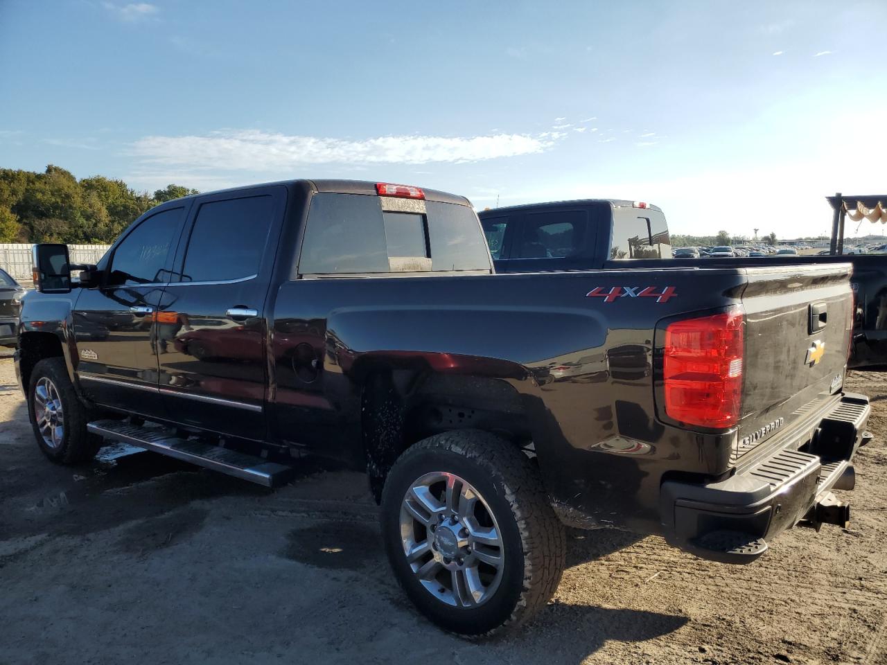 Изображение 2 2018 CHEVROLET SILVERADO K2500 HIGH COUNTRY 2018 с VIN 1GC1KXEY3JF156005