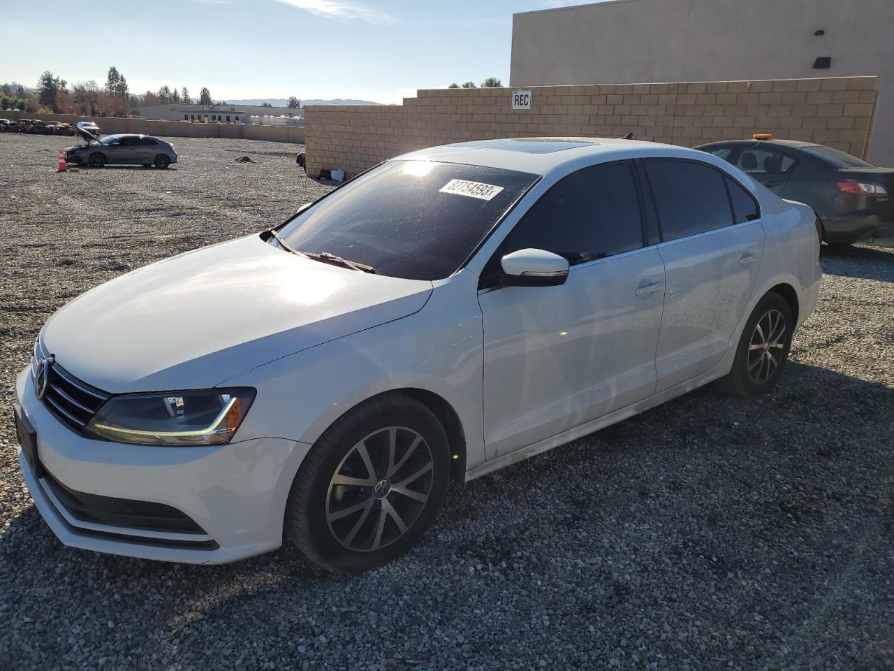 Obraz 1 z 2017 VOLKSWAGEN JETTA SE 2017 z VIN 3VWDB7AJ4HM218475