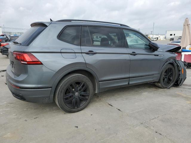 Image 3 of 2022 VOLKSWAGEN TIGUAN SE R-LINE BLACK 2022 with VIN 3VVCB7AX0NM002994