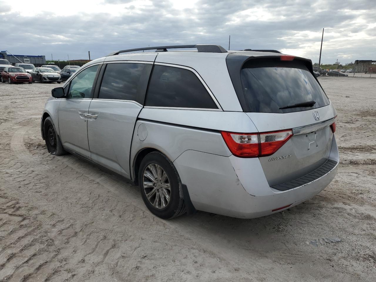 Image 2 of 2012 HONDA ODYSSEY EXL 2012 with VIN 5FNRL5H65CB027091