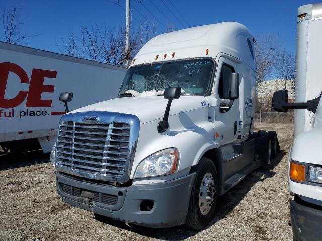 Image 2 of 2016 FREIGHTLINER CASCADIA 125  2016 with VIN 3AKJGLBG6GSHT7238
