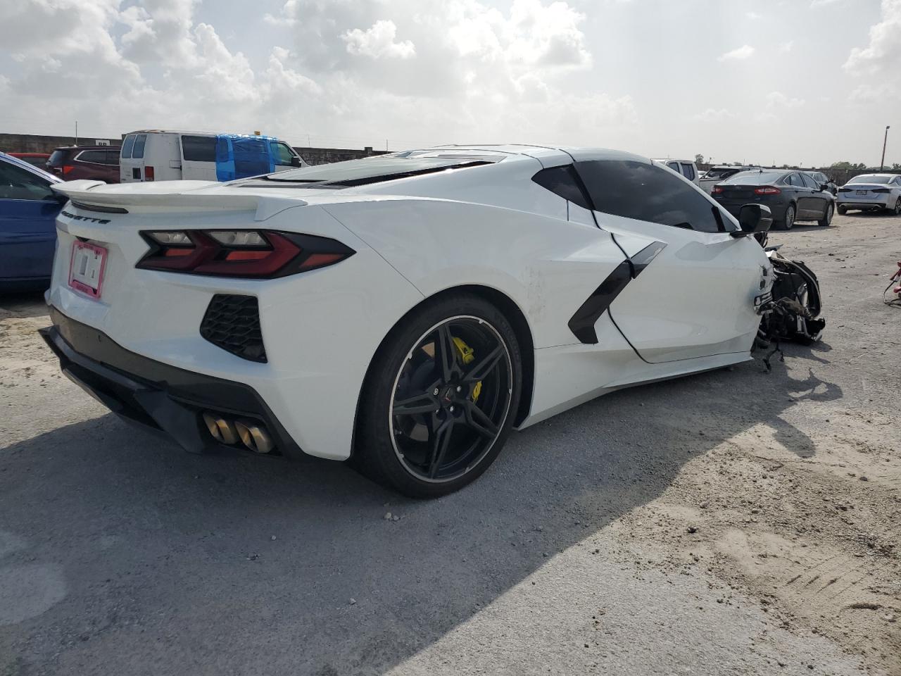 Изображение 3 2023 CHEVROLET CORVETTE STINGRAY 2LT 2023 с VIN 1G1YB2D48P5108930