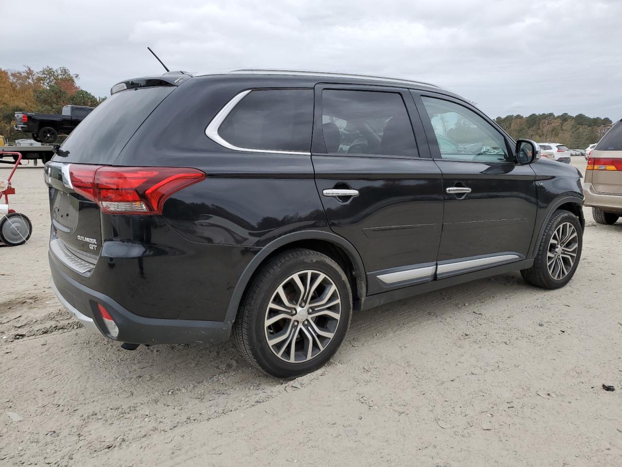 Image 3 of 2016 MITSUBISHI OUTLANDER GT 2016 with VIN JA4JZ4AX0GZ054136