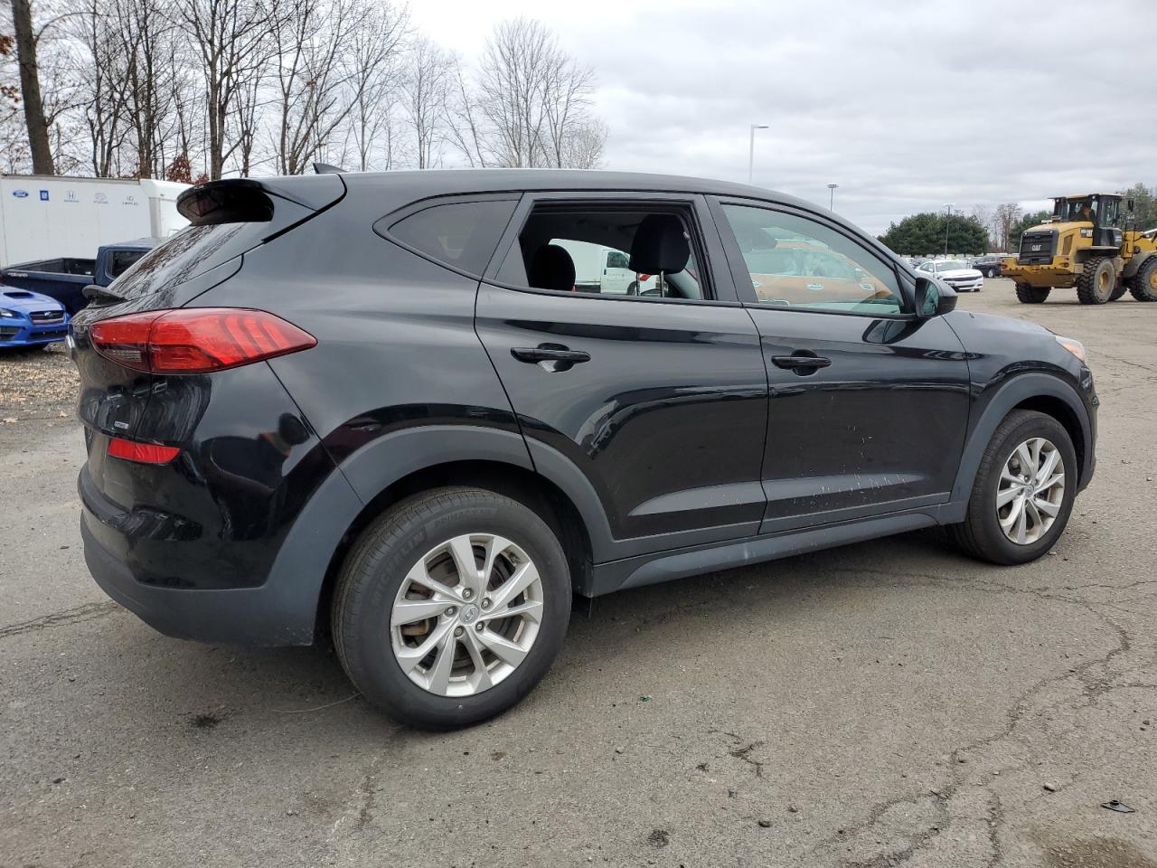 Image 3 of 2019 HYUNDAI TUCSON SE 2019 with VIN KM8J2CA45KU047307
