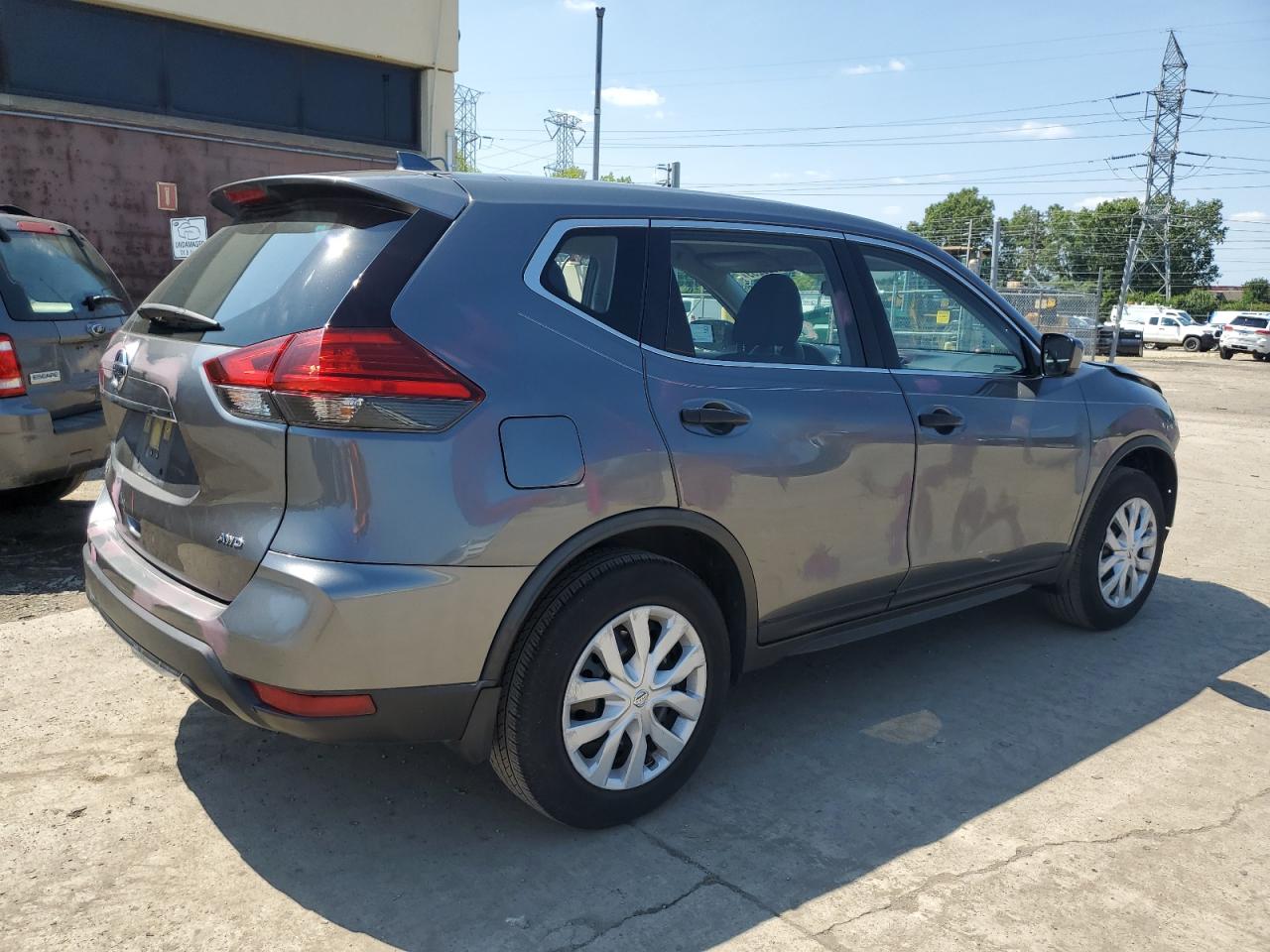 Изображение 3 2017 NISSAN ROGUE S 2017 с VIN JN8AT2MV3HW026053