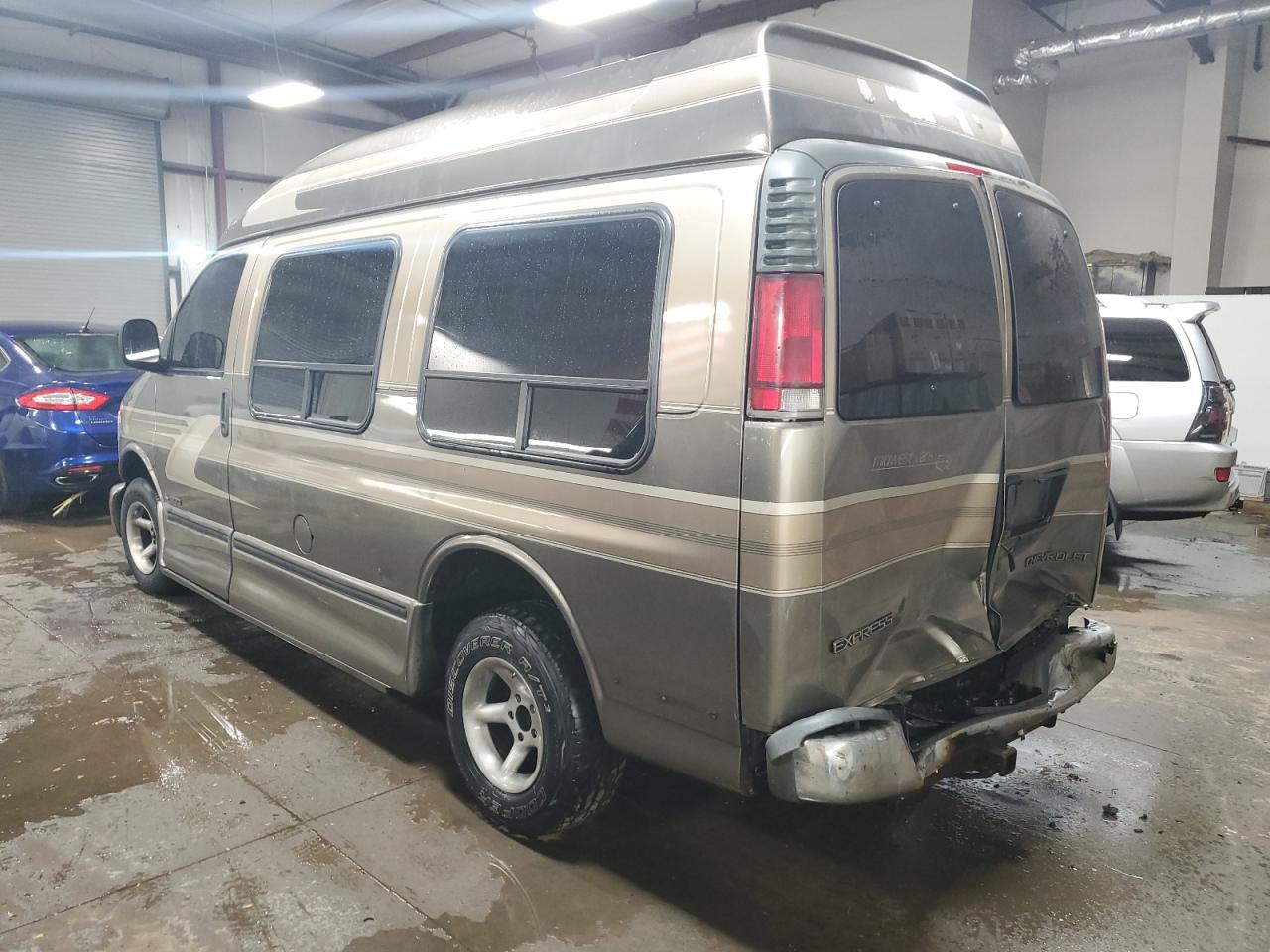 Изображение 2 1999 CHEVROLET EXPRESS G1500  1999 с VIN 1GBFG15R7X1047537