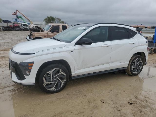 Obraz 1 z 2024 HYUNDAI KONA N LINE 2024 z VIN KM8HACA34RU028668