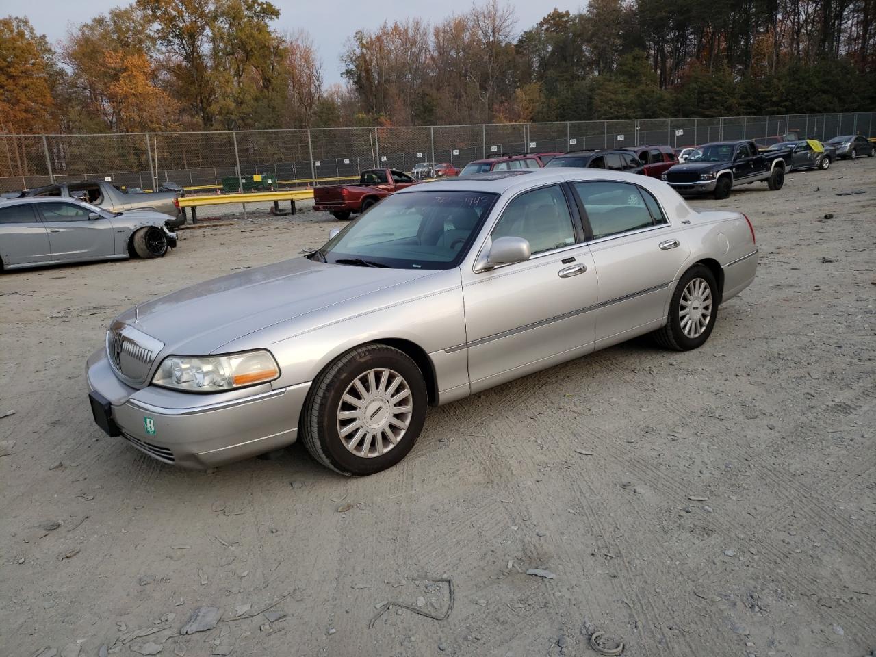 2005 LINCOLN TOWN CAR SIGNATURE LIMITED 2005 image