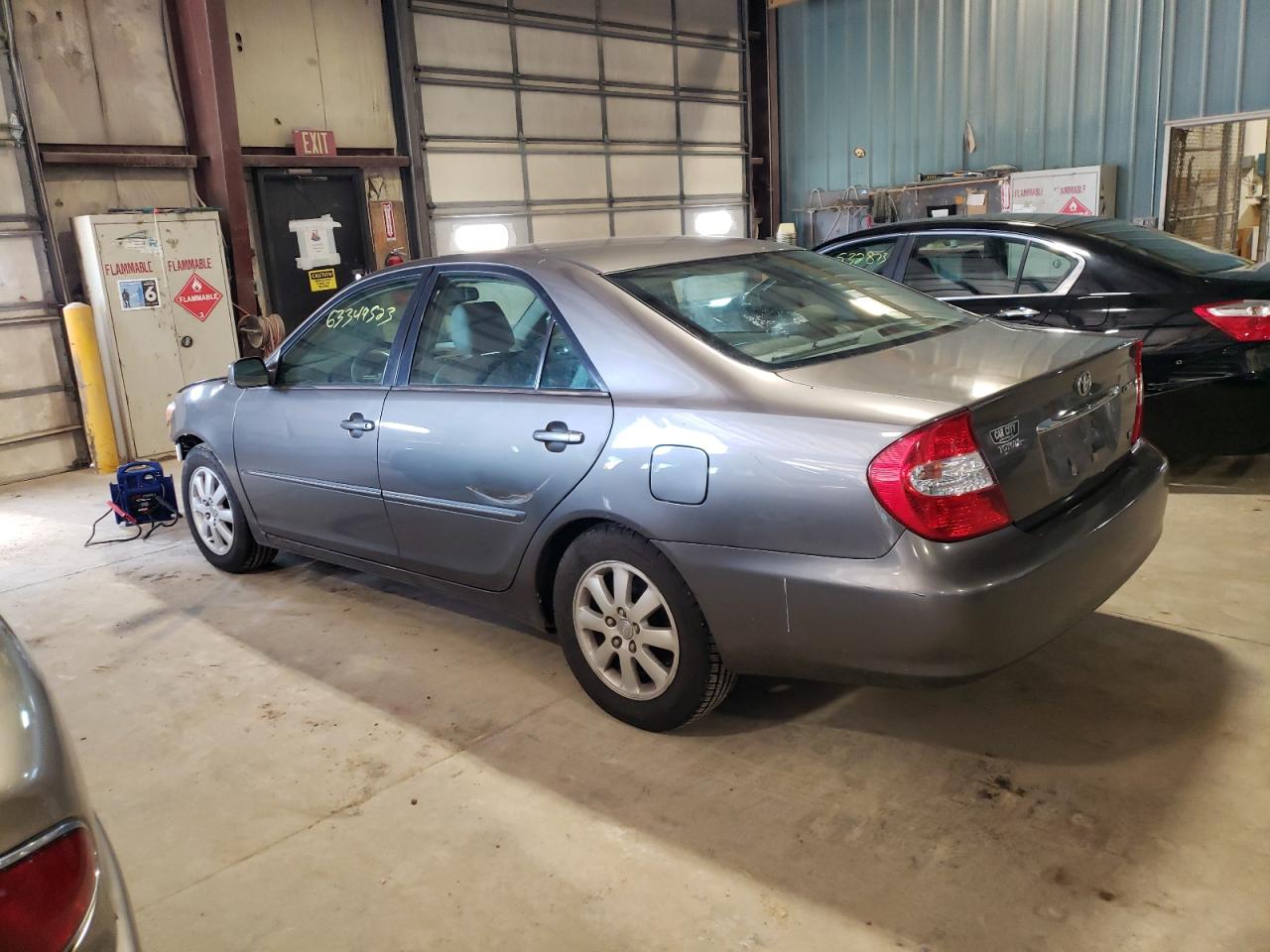 Image 2 of 2002 TOYOTA CAMRY LE 2002 with VIN 4T1BF30K02U530454