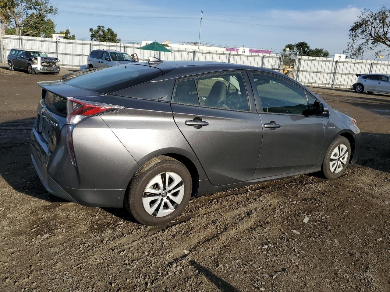 Obraz 3 z 2017 TOYOTA PRIUS  2017 z VIN JTDKARFUXH3030699