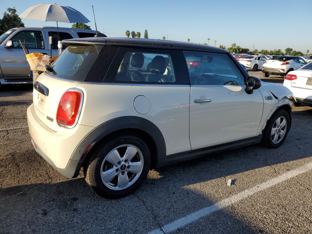 Obraz 3 z 2016 MINI COOPER  2016 z VIN WMWXP5C55G3B14017