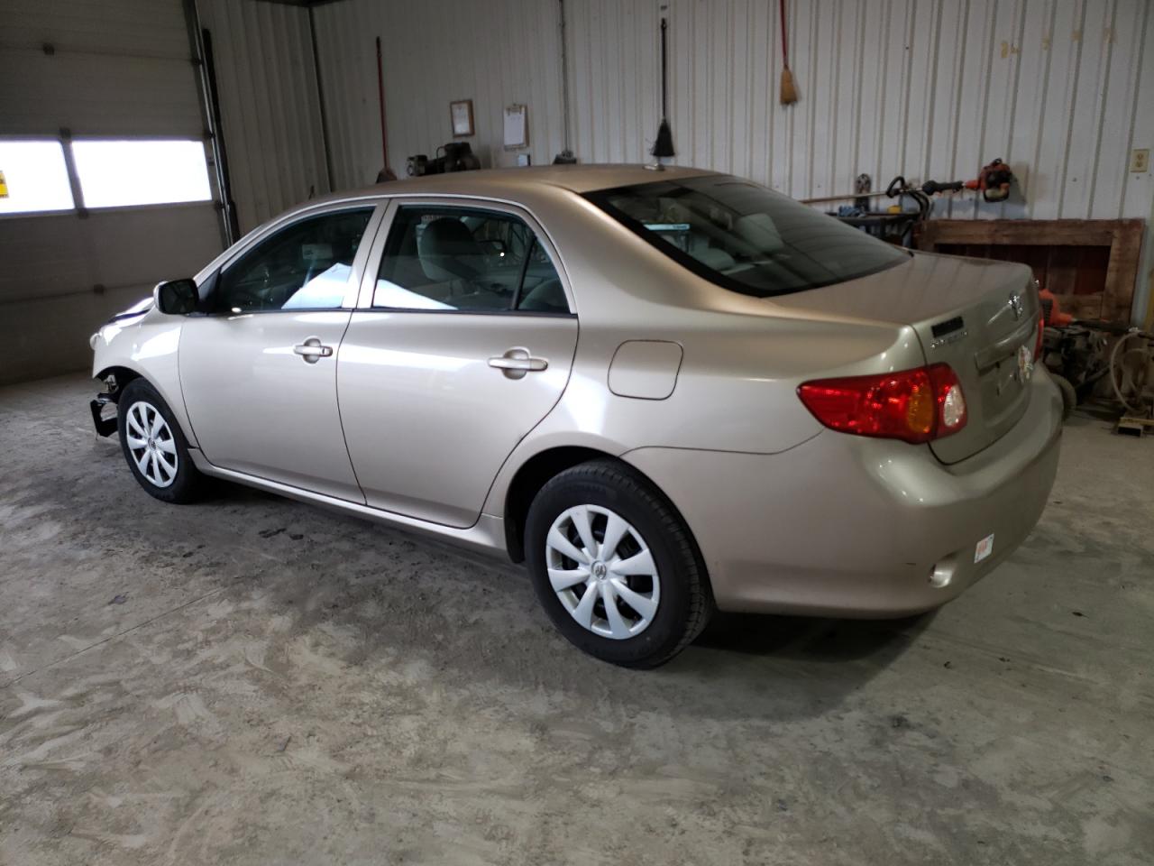 Obraz 2 z 2010 TOYOTA COROLLA BASE 2010 z VIN 2T1BU4EEXAC270112